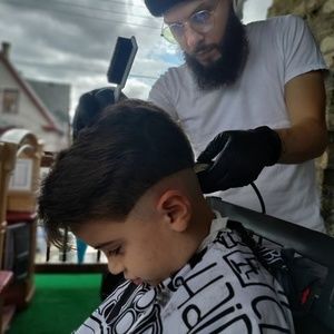 Meet your Posher, Abe